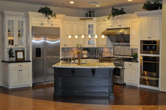 Fulton Homes’ design center, which offers 6,000 choices to buyers, is one reason why the builder is successfully selling even in a down market, executives say. The Tempe, Ariz.-based Fulton recently sold 70 homes in five weeks.