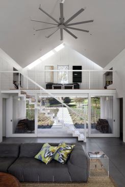“You need this kind of builder to make a vision a reality. Just look at the stair or even the ceiling fan,” exclaims Haesloop. “They built a beautiful recessed spot for the junction box that’s a great example of not noticing a great detail because it’s seamlessly integrated.” 