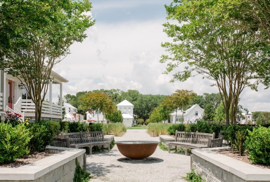 Kiawah River combines residential, retail, and hospitality offerings with custom and semi-custom homes.