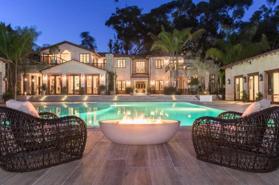 Outdoor Oasis featuring Kulm Fire Bowl in Oyster Shell, Honed finish