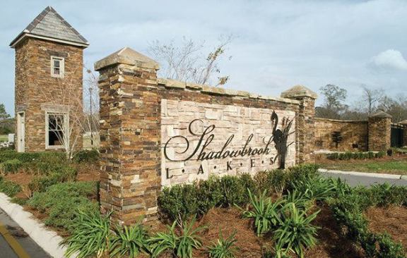 A gated community in Baton Rouge, La., Shadowbrook Lakes includes a lake, clubhouse, and fitness center.