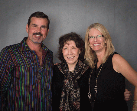 Dave and Lori Sanson of Denova Homes with comedian Lili Tomlin bakstage at the Hope for the Homeless fundraiser