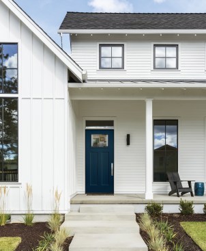 Heritage Series Craftsman Exterior Door with Heartland Glass: Capture the contemporary yet rustic look of the Modern Farmhouse trend by choosing shaker panel fiberglass like the Heritage Series collection with decorative glass.
