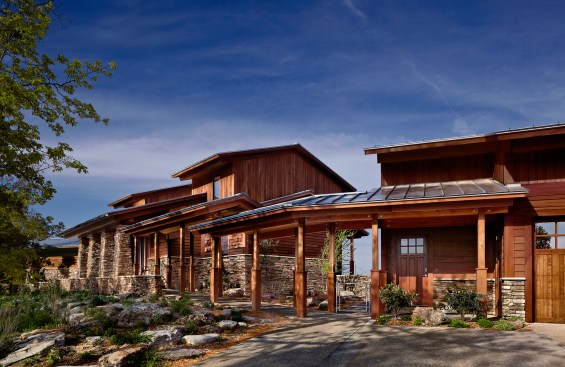 Perched on a mountain bluff overlooking the White River and Arkansas’ Ozark foothills, the Mountain Home is a lodge retreat that achieved LEED gold certification