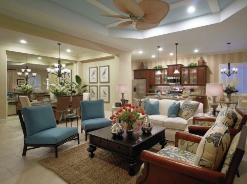 The Endless Summer model has a traditional layout, featuring three bedrooms and two bathrooms and a living room, den, and great room.