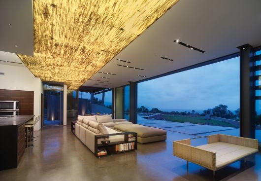 Created with backlit translucent resin panels, this striking light fixture in a Malibu, Calif., home adds decorative flair while staying in step with the décor’s neutral motif.


Architect: Griffin Enright Architects, Los Angeles

Builder: Hinerfeld-Ward, Los Angeles