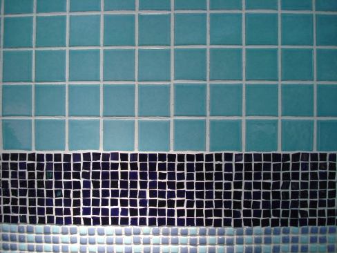 Lepri Ceramicas showed a line of tiles and mosaics made from spent fluorescent lamps in various colors, styles, and shapes.
www.lepriceramicas.com.br.