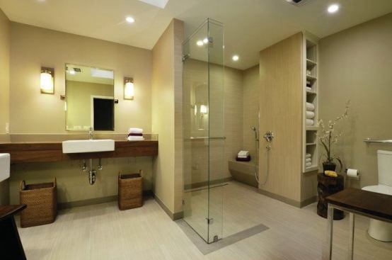 The judges awarded the Crest Ridge Master Bath a Special focus for being a design that's truly universal. It exemplifies that meets current needs of the household, and it looks down the road toward future needs.