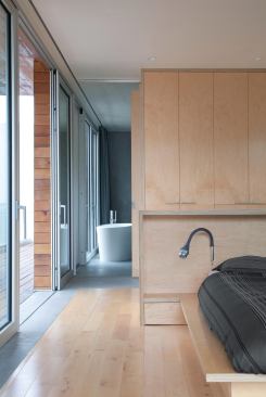 Superb-A House

Venice, Calif. 