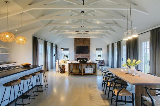 The rustic character of this 2011 house aligns with its bucolic Nantucket setting.