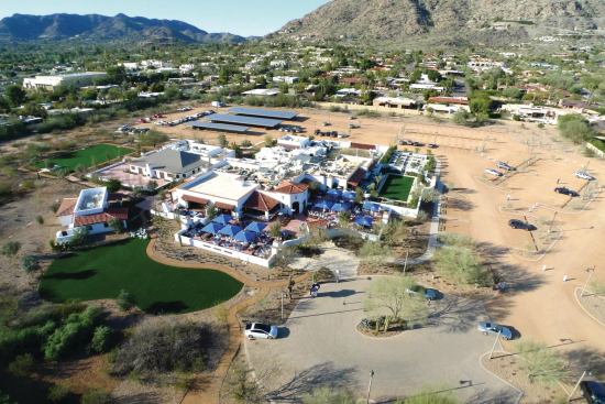 Desert Star Construction’s first stab at green building was a LEED Gold-certified renovation of Arizona’s historic El Chorro Lodge.

Architect: Candelaria Design Associates, Phoenix

