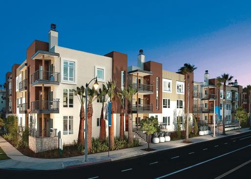 The project achieved LEED-Platinum certification without any renewable energy systems thanks to its walkable urban location, efficient use of materials, and focus on energy conservation.