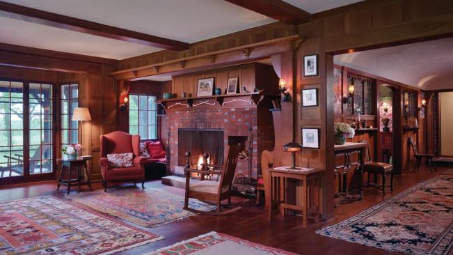 Ragdale's living room and hallway.