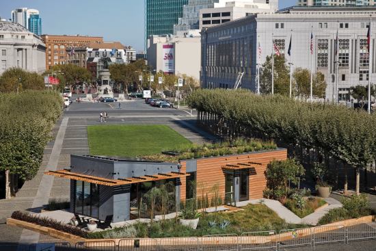 A green-roofed mkLotus temporarily graced the lawn in front of San Francisco City Hall in 2007. Conceived as a retreat or vacation home, it was installed as part of that year's West Coast Green conference.