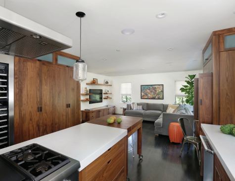 Tall cabinets and uppers provide additional storage. 