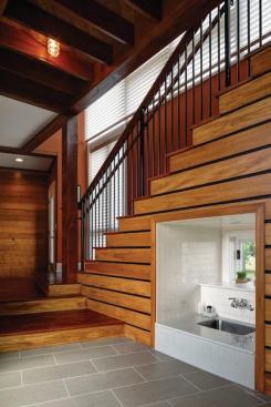 Woodland Hall House, Columbus, Ohio

Architect: Meyers + Associates, Columbus

Builder: Ghiloni Custom Builders, Granville, Ohio