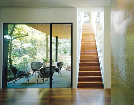 The main public rooms open onto terraces, which make maximum use of the 0.2-acre site.