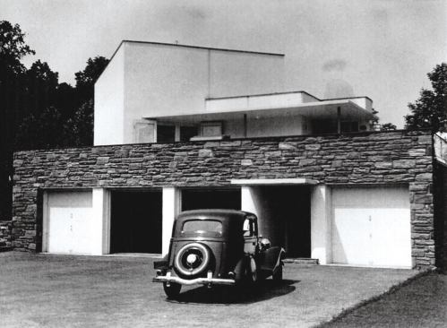 Studio elevation before the renovation.

