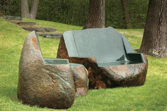 Outdoor seating by AguaFina Gardens International.