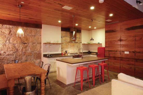 In this Napa Valley barn, old meets new.