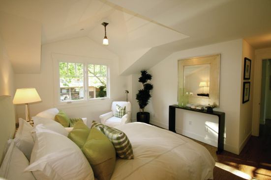 The vernacular of the architecture is Shingle-style, but the condos require much less maintenance than the area's grand homes in the same style. 