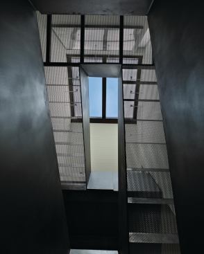 The stair from below.