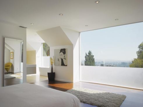 The two front cubes have partially frosted glass that create privacy for the master bedroom and bathroom, but still provide views of Hollywood and the ocean.