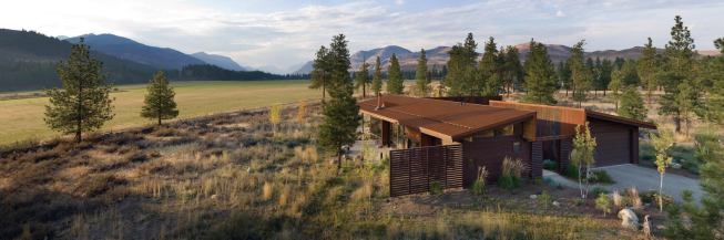 2011 Merit Award - Wolf Creek, Winthrop, Wash.

Entrant/Architect: Balance Associates Architects, Seattle; Builder: Bjornsen Construction, Winthrop, Wash.



The house's shape and orientation block the strong wind and sun.