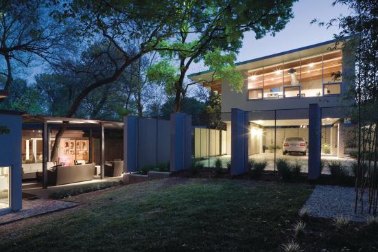 Often, Shipley makes relatively minor adjustments to an existing home that completely change the way his clients live. This 2004 renovation to the rear of a house in Dallas...