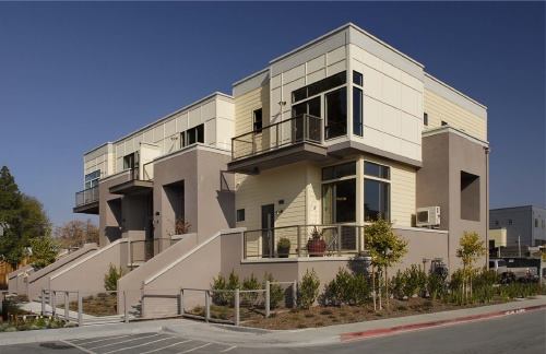 Townhouses - Vantage of Palo Alto
Builder: Warmington Homes Location: Palo Alto, California